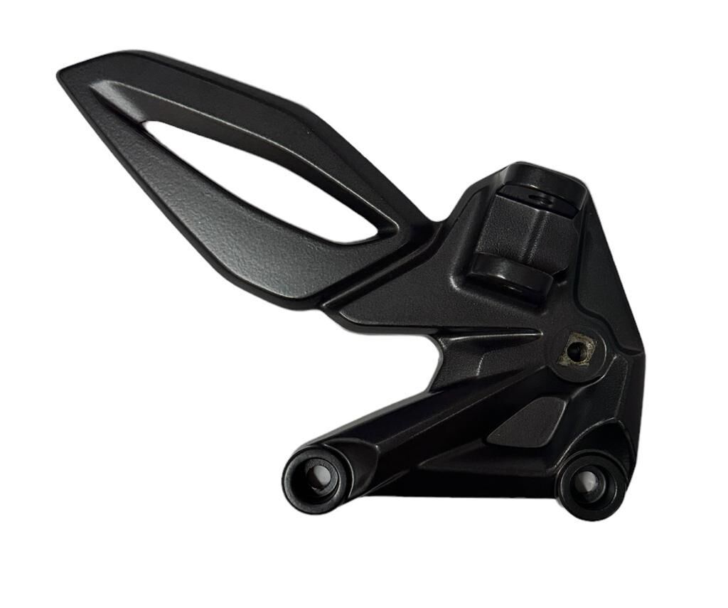 Bajaj Pulsar RS 200 Sol Sürücü Braketi Füme Orjinal 2020 (56DT3X1Y)