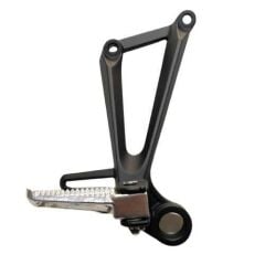 Yamaha R25 Sağ Arka Basamak Komple Orjinal 2015-2021 (1WD-F7440-01)
