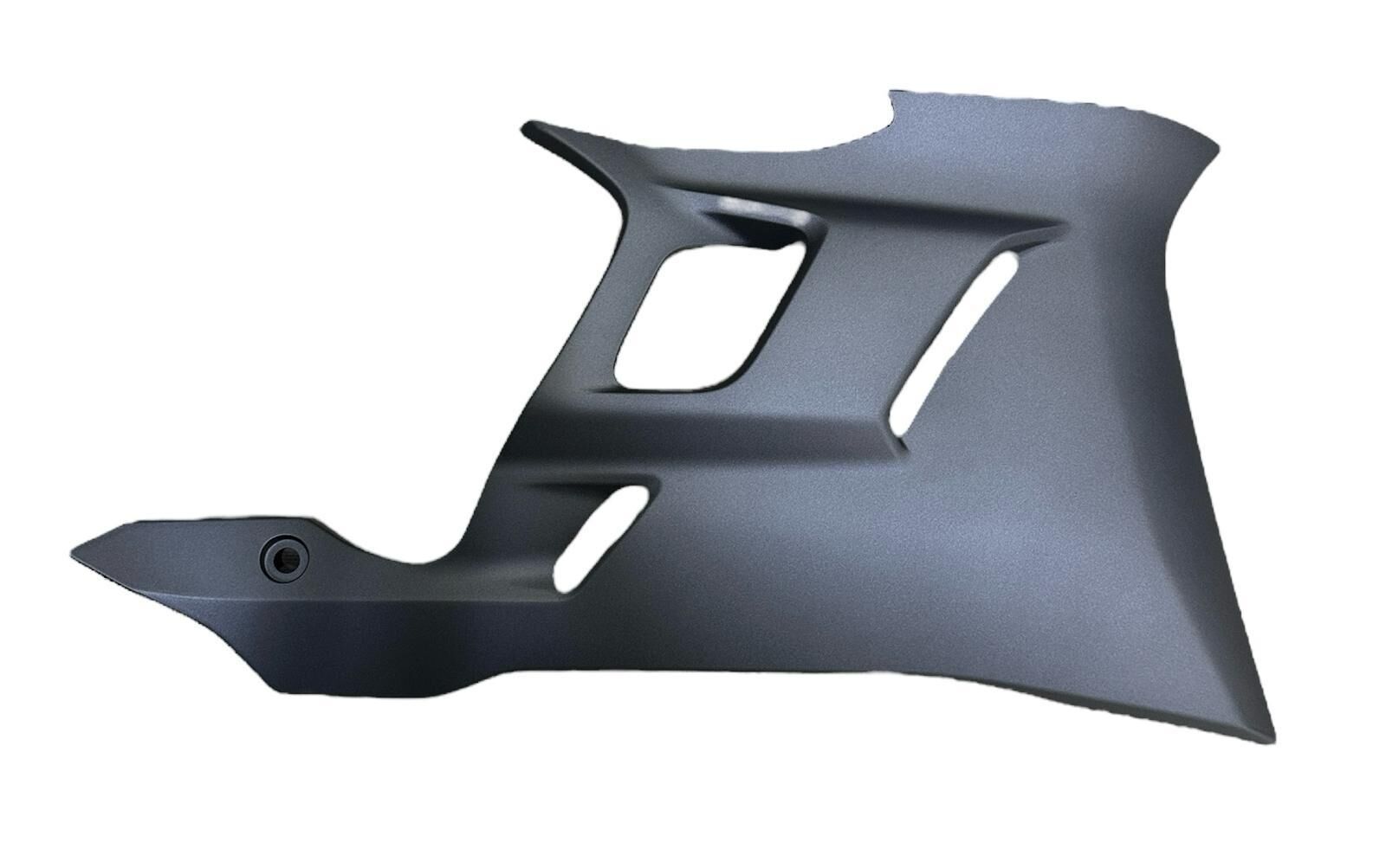 Yamaha R25 Sağ Alt Kapak Füme Orjinal 2019-2024 (BS7-F8395-00-P2)