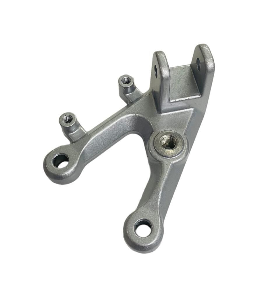 Yamaha R25 / Mt 25 Ön Sol Basamak Braketi Orjinal (1WD-F7442-01)